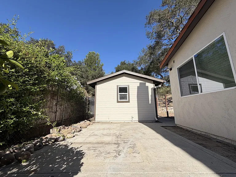 20361 Adkinson Ln — Photo 14