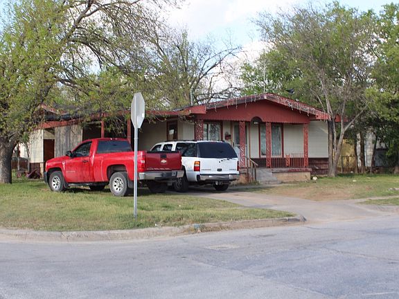 2nd image of 2501 NE 30th St