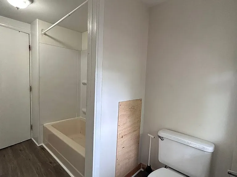417 Clarendon Ave — Photo 17