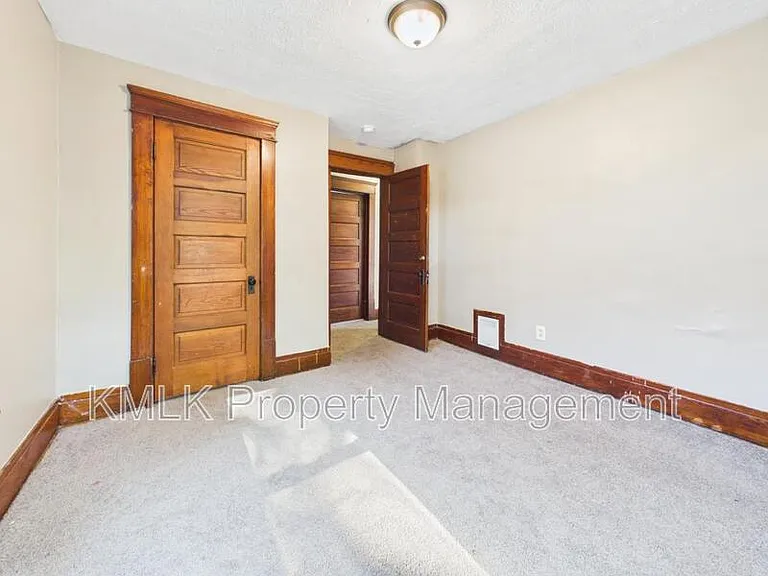 701 Kling St — Photo 31