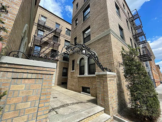 Rented by Pear NYC LLC | media 19