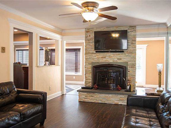 3rd image of 82 Sequoia Dr