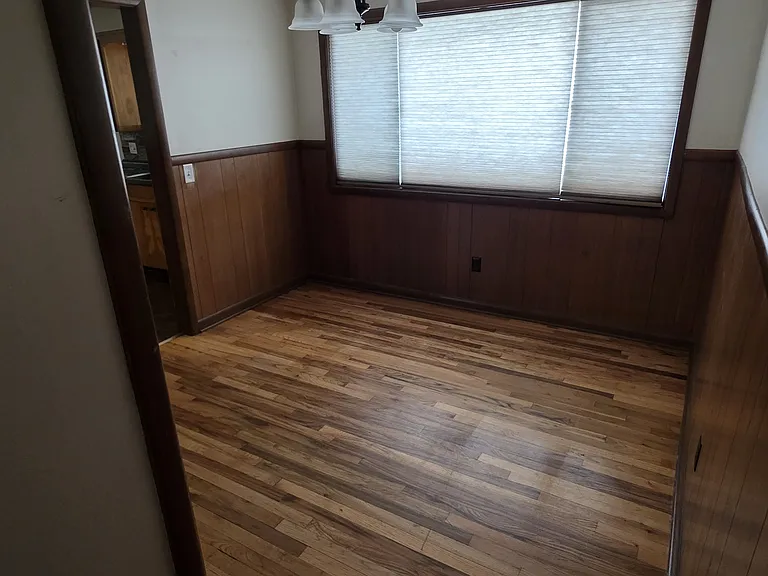 210 Stadium Dr S — Photo 6