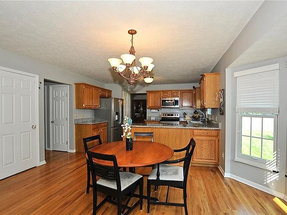 5th image of 8213 Kentallen Ct