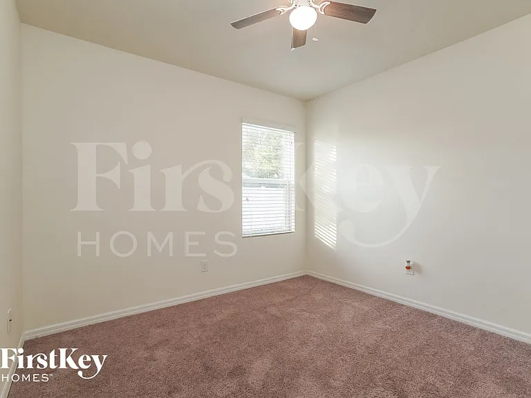 604 SW 6th Ave — Photo 12