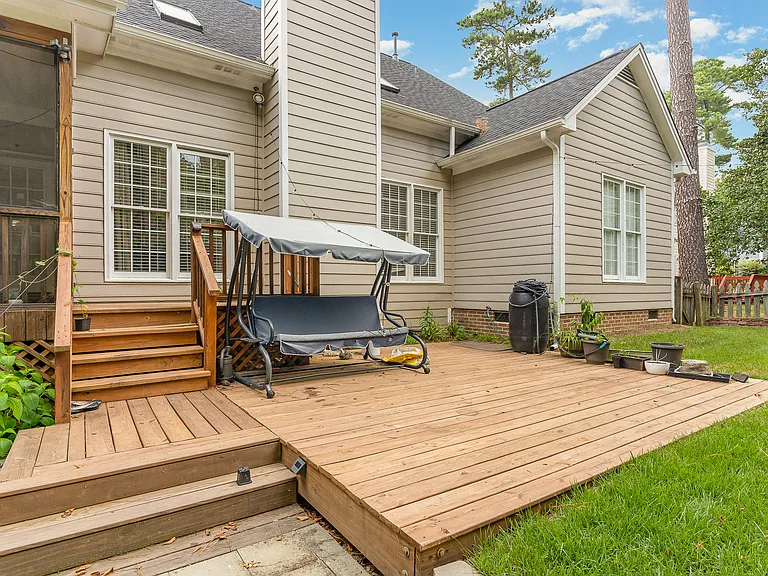 203 Brook Creek Dr — Photo 26