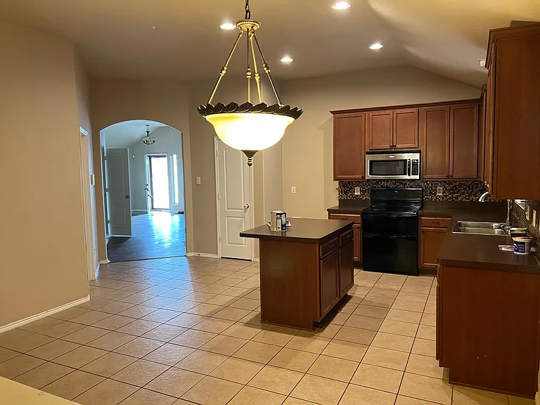 6300 Spring Ranch Dr — Photo 20