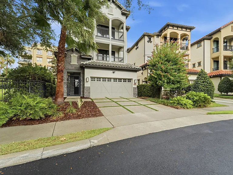 7689 Toscana Blvd — Photo 17