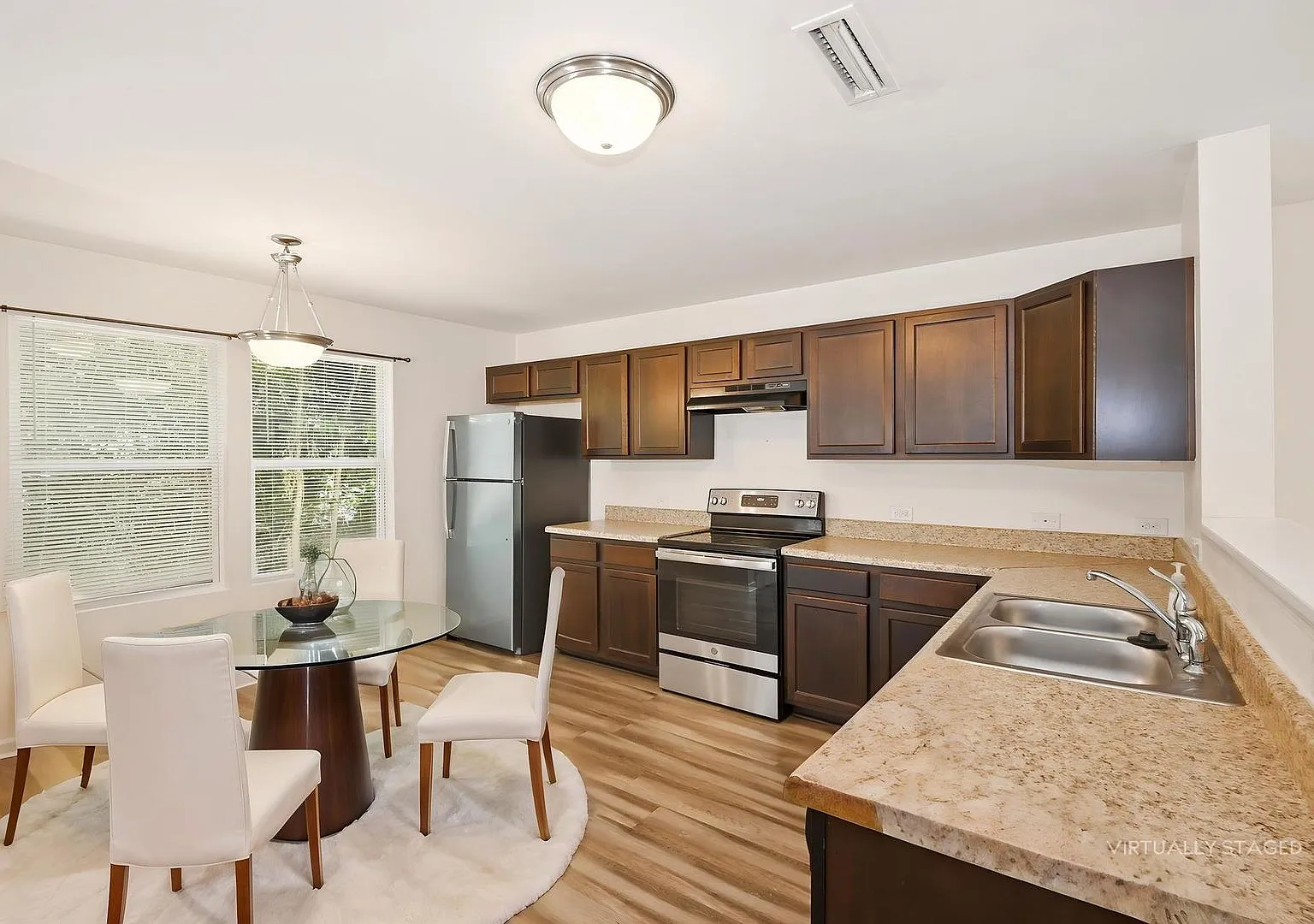 1025 Rook Rd Charlotte, NC 28216 — Photo 1