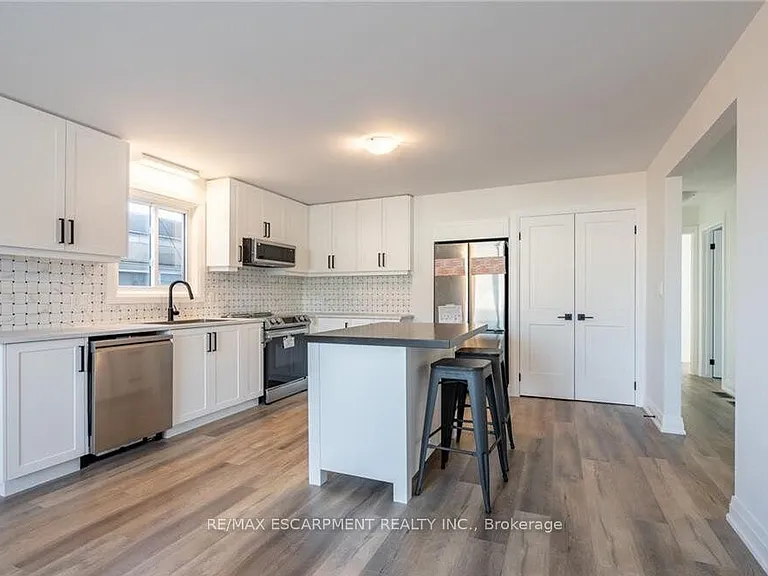 4289 Mountain St #3 — Photo 18