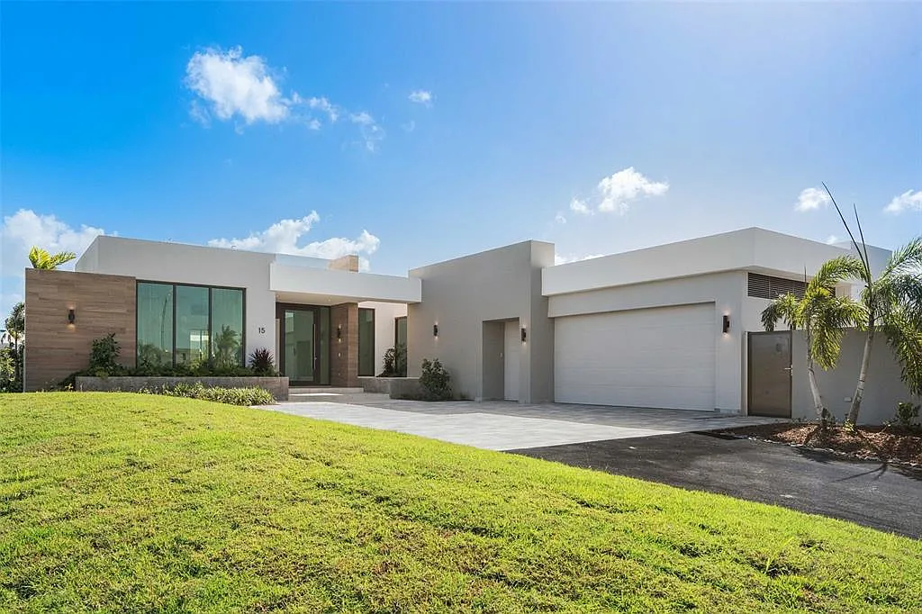 4 bed, 4.5 bath, 4367 sqft, $39,995 — Photo 1