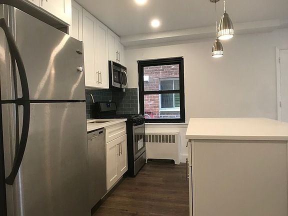 3rd image of 3224 75th St #1