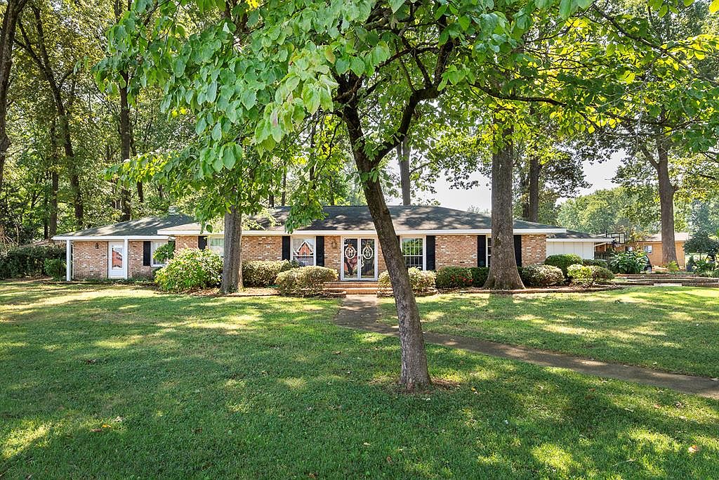 2001 Oak Dr, Muscle Shoals, AL 35661 Zillow