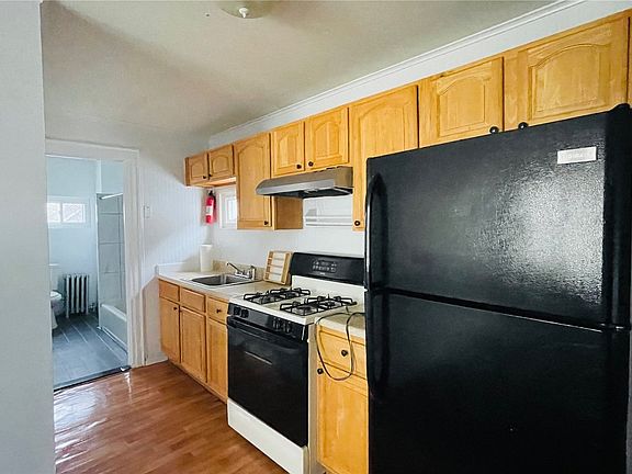 3rd image of 8410 106th Ave