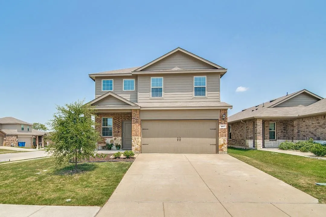 5 bed, 2521 sqft, $2,680 — Photo 1