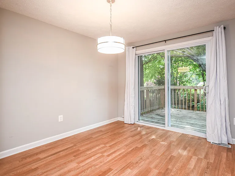 27 Cross Country Ct — Photo 6
