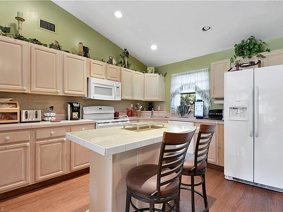 3rd image of 3301 Leeland Heights Blvd E