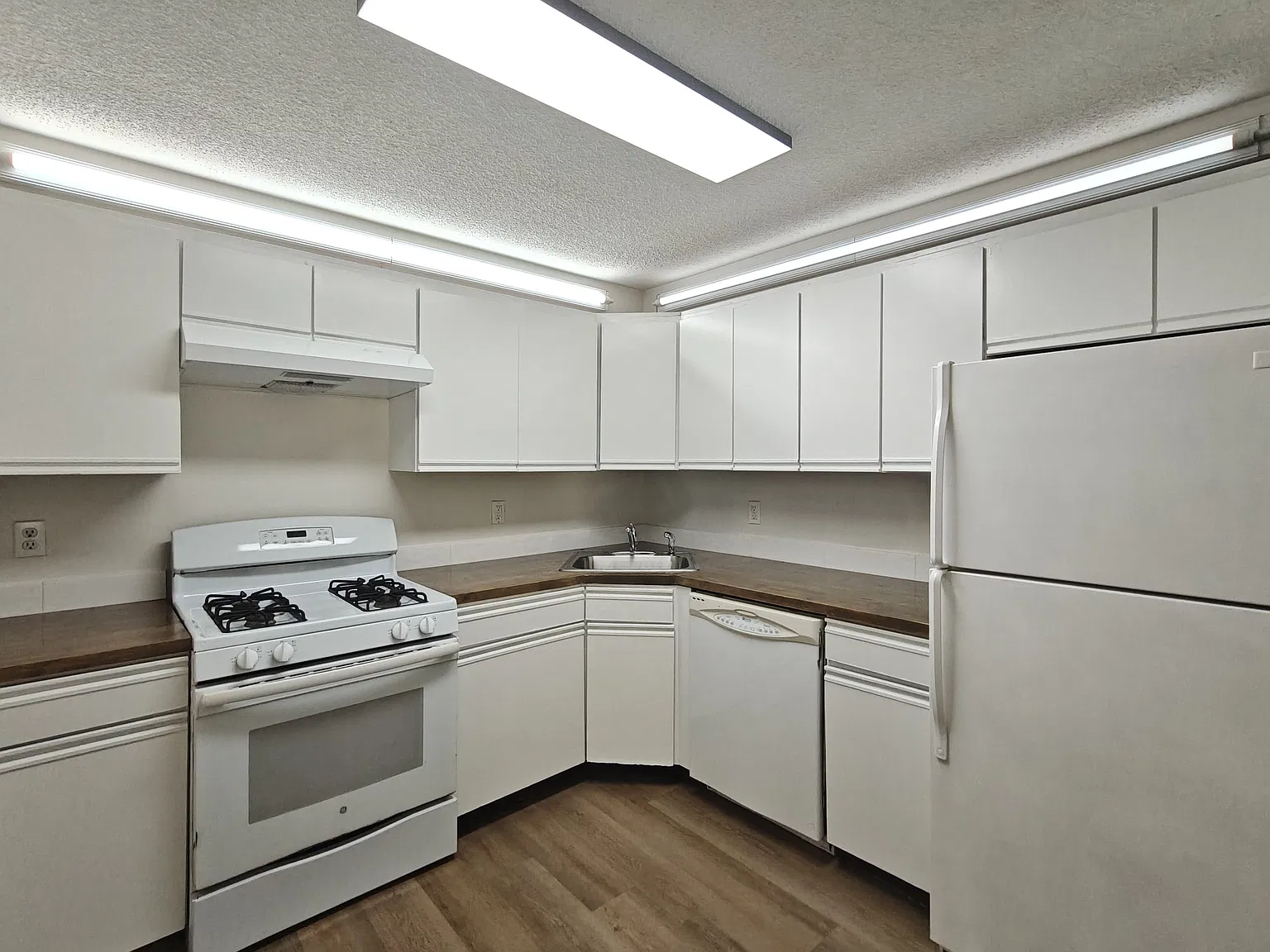 2 bed, $1,995 — Photo 3