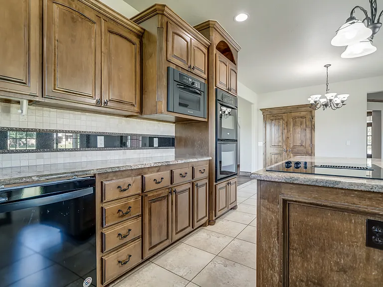 22525 Lindy Ter — Photo 32