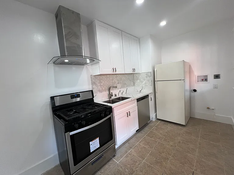 1424 E Florida St #A — Photo 17