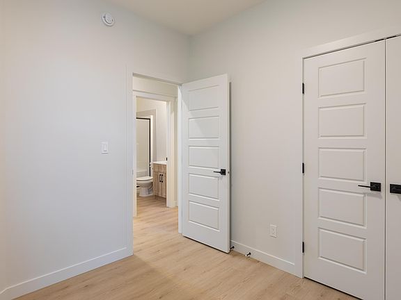 5th image of 4005 36th St