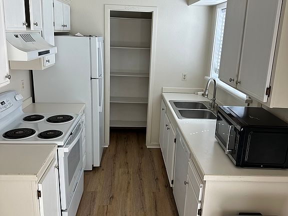 4th image of 2908 Richard Dr APT B