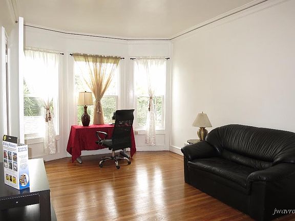 2nd image of 1531 Francisco St APT 4