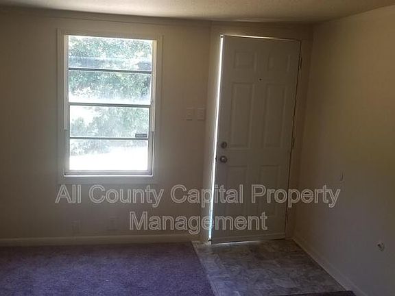 2nd image of 2604 Terrace Dr #B