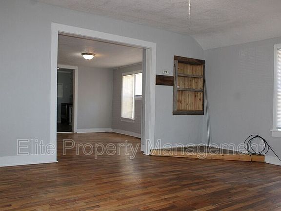 5th image of 1327 E 4th St
