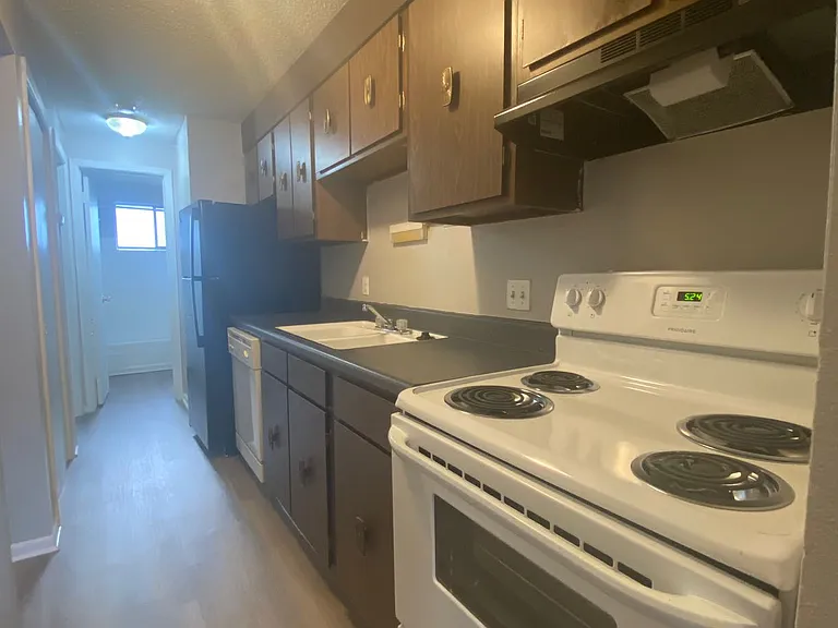 Garden Center Apt. 68 — Photo 14
