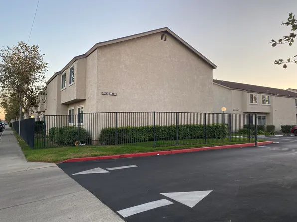8541 La Salle St Unit 13, Cypress, CA 90630