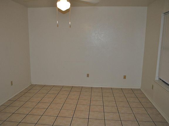 2nd image of 606 Highland Ave