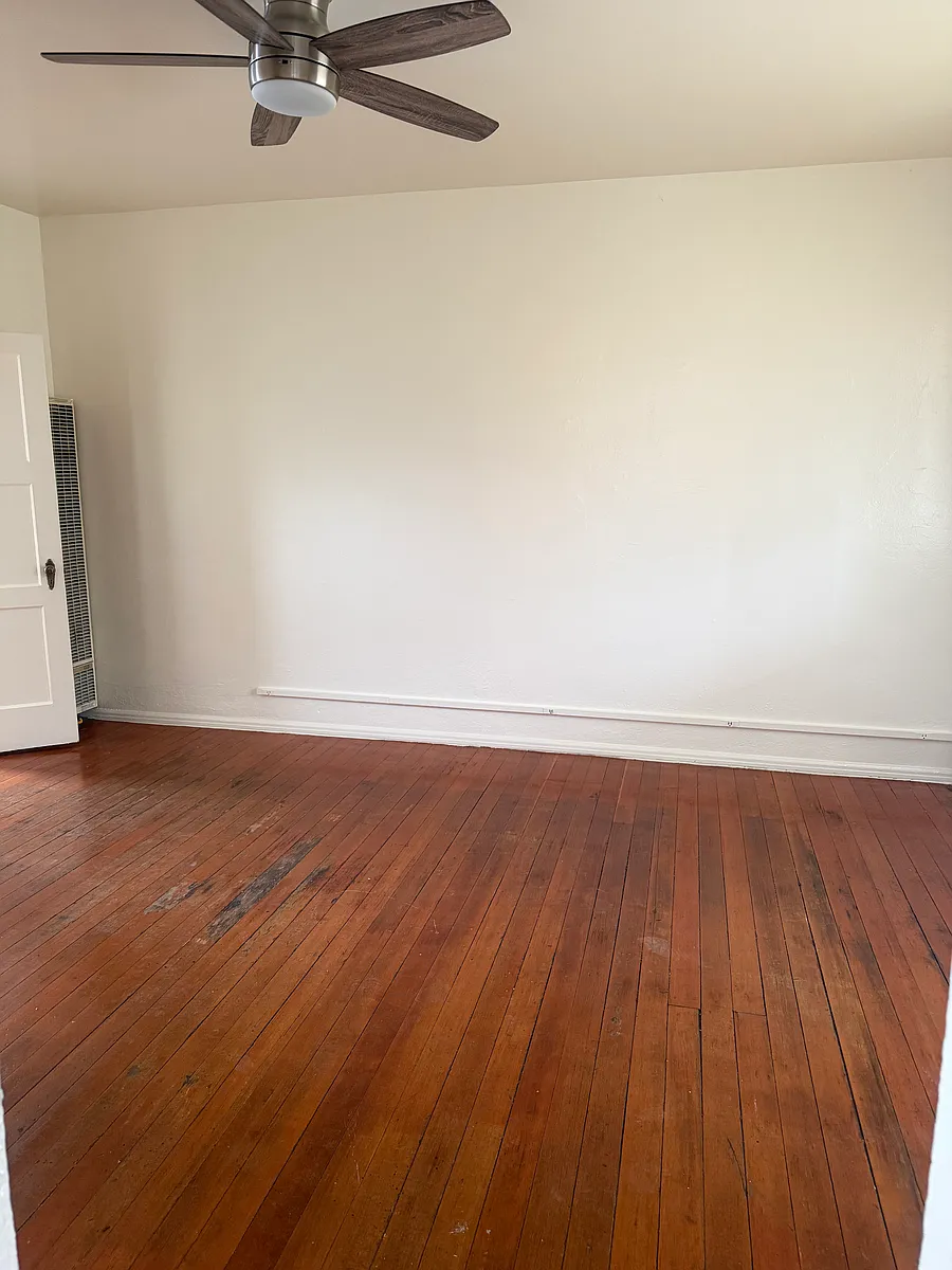Building Photo - 404 S 5th Ave #6
