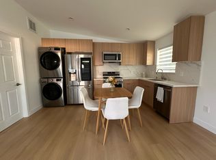 19006 1/2 Eccles St, Northridge, CA 91324