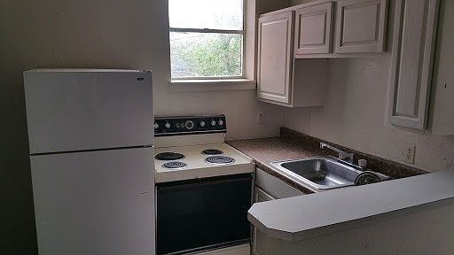 2nd image of 809 N Birmingham Pl
