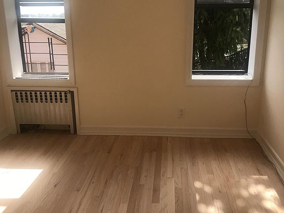 5th image of 1690 E 14th St #D2