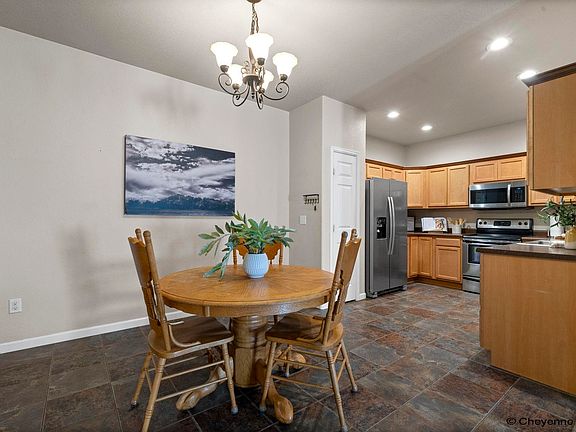 4th image of 304 Borough St
