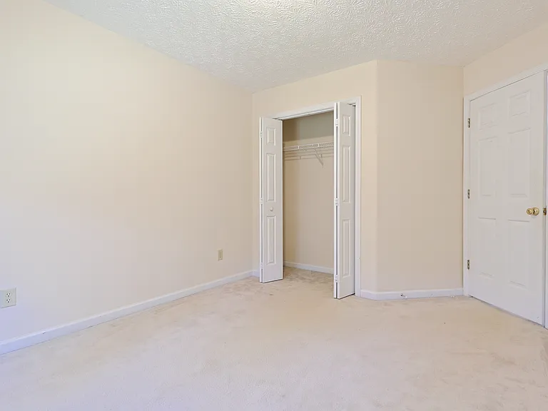 40 Harbour Lake Dr — Photo 34