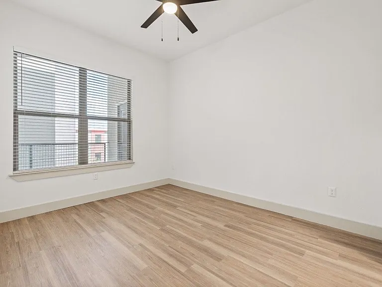 Maple District Lofts — Photo 19