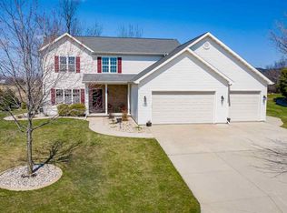 2838 Warner Estates Dr, Appleton, WI 54913