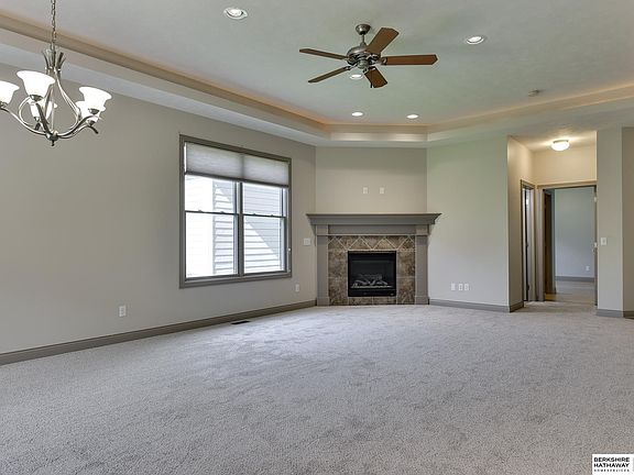 3rd image of 5704 N 157th Ave
