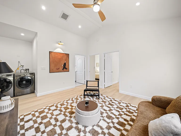 1316 S Raleo Ave — Photo 18