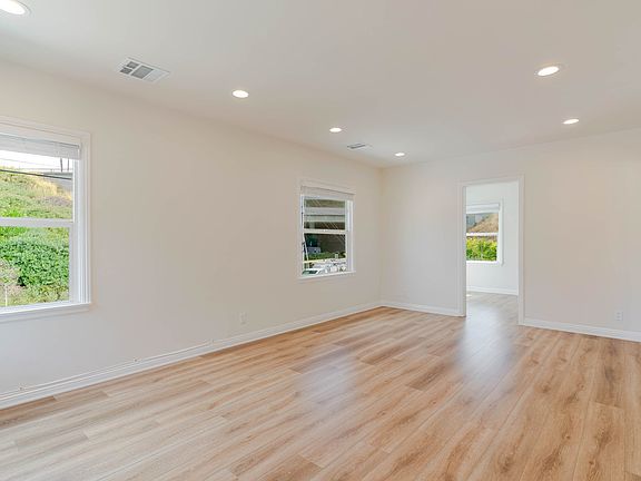 3rd image of 1466 Stanley Ave