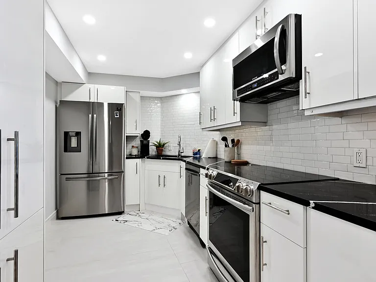 4001 Gulf Shore Blvd N #602 — Photo 13