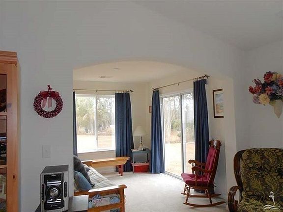 5th image of 899 Elderberry Ln