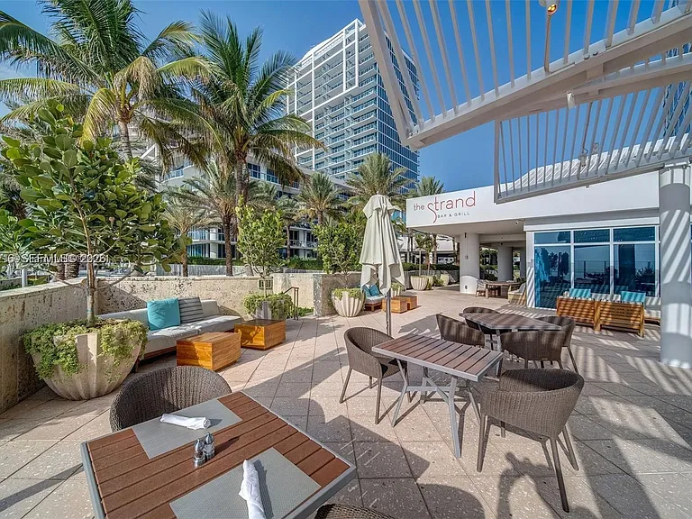 6801 Collins Ave #1215 — Photo 41