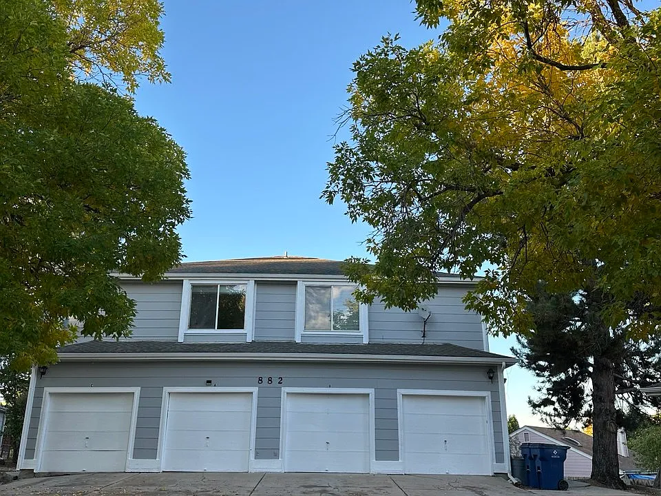 882 S Uravan Ct