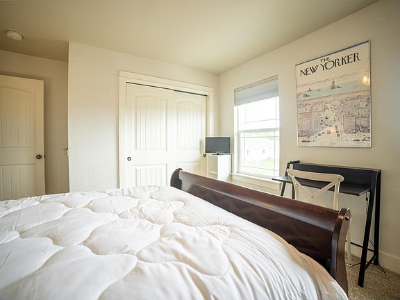 2nd image of 832 Cliffrose Way