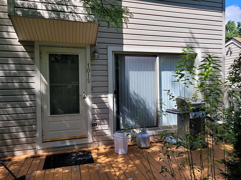 1015 Casa Dr — Photo 1