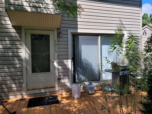 1015 Casa Dr, Schaumburg, IL 60173